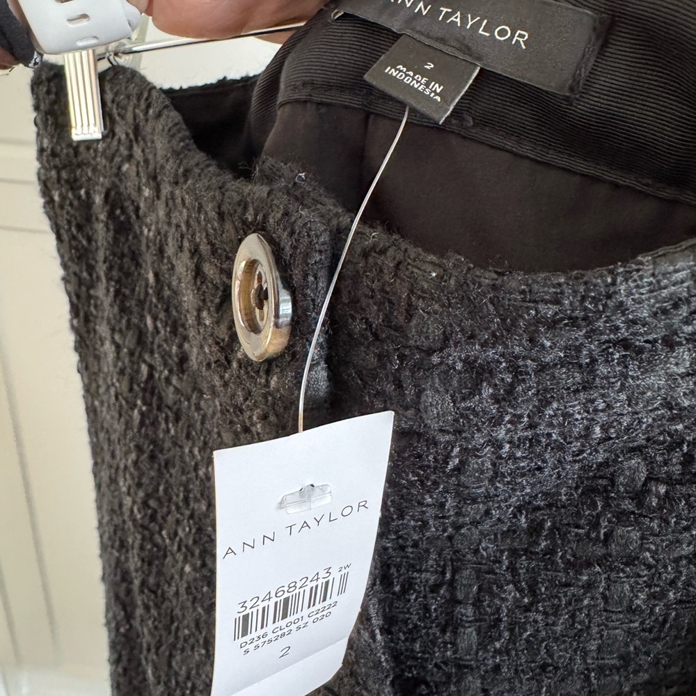 Ann Taylor Black Textured A-Line Skirt - Picture 3 of 3